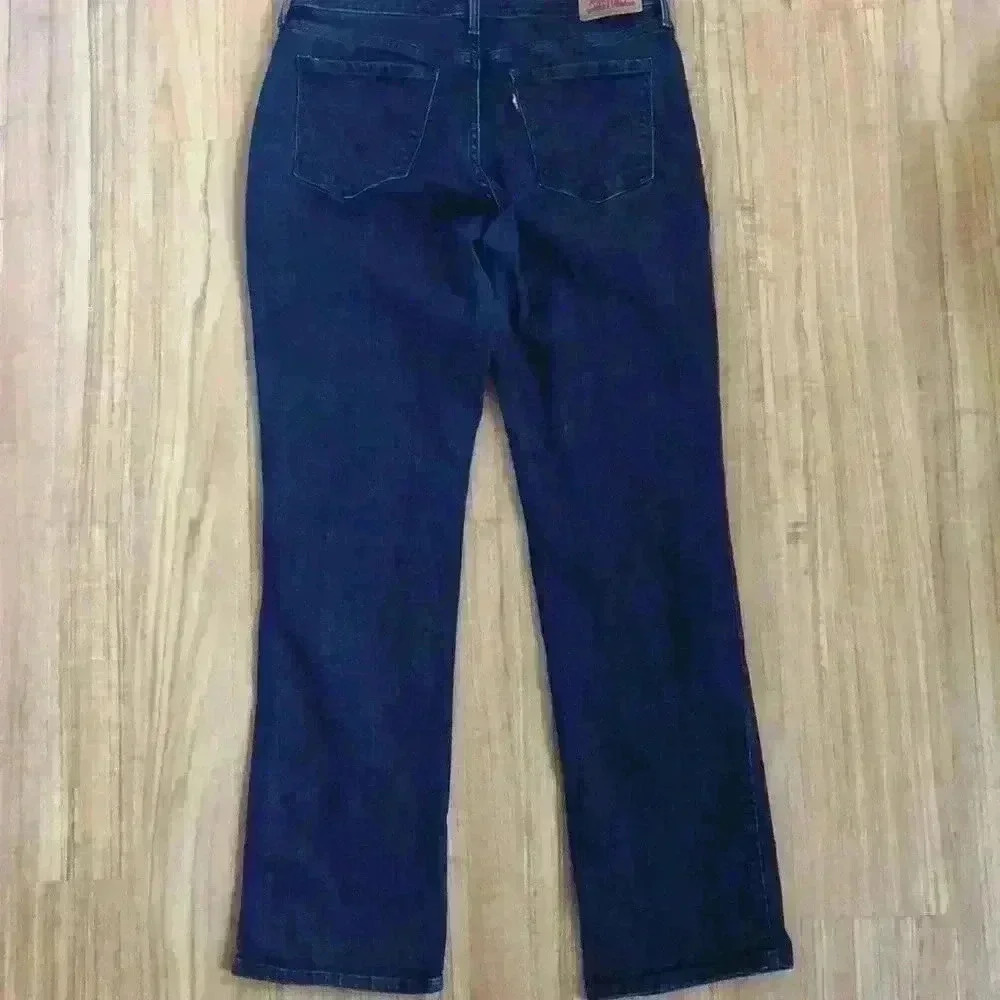 Women’s Levi’s Dark Wash 5 Pocket 505 Mid Rise Jeans - Picture 5 of 6
